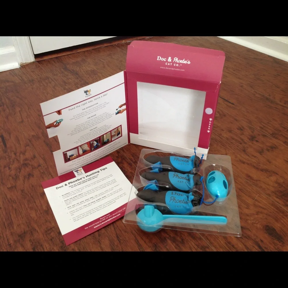 Cat toy feeders